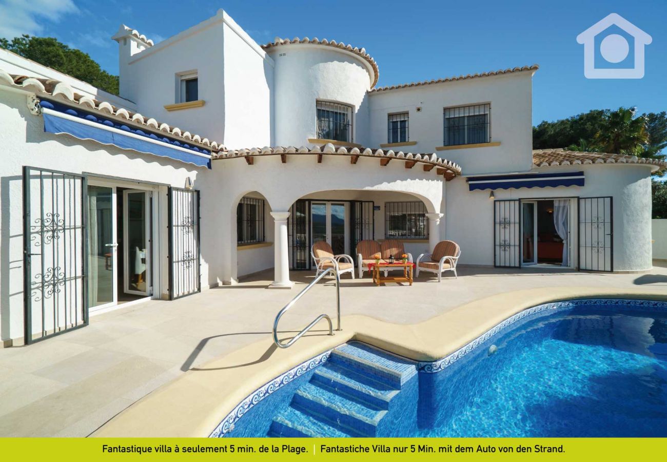 villa Diva con piscina en Moraira